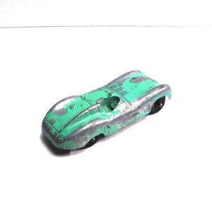 TootsieToy Jaguar D-Type Diecast Car Vintage 1950's Chicago 24 USA Green 2.7